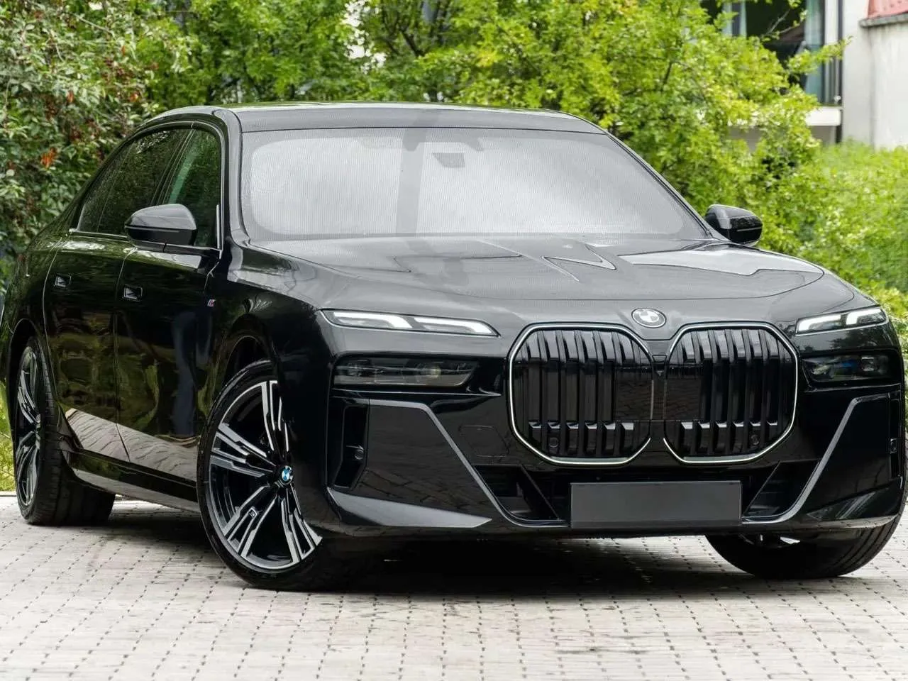 BMW 740