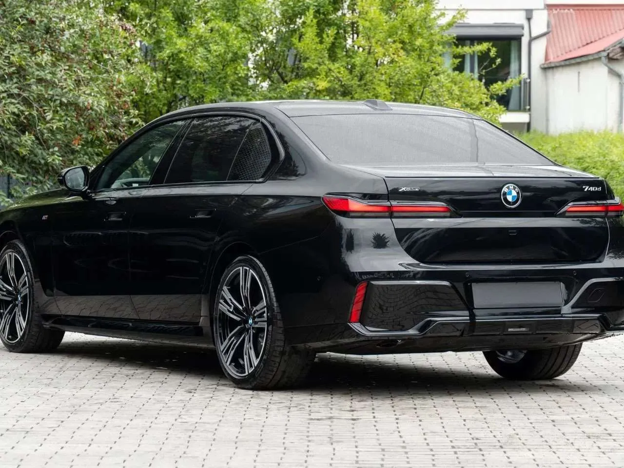 BMW 740