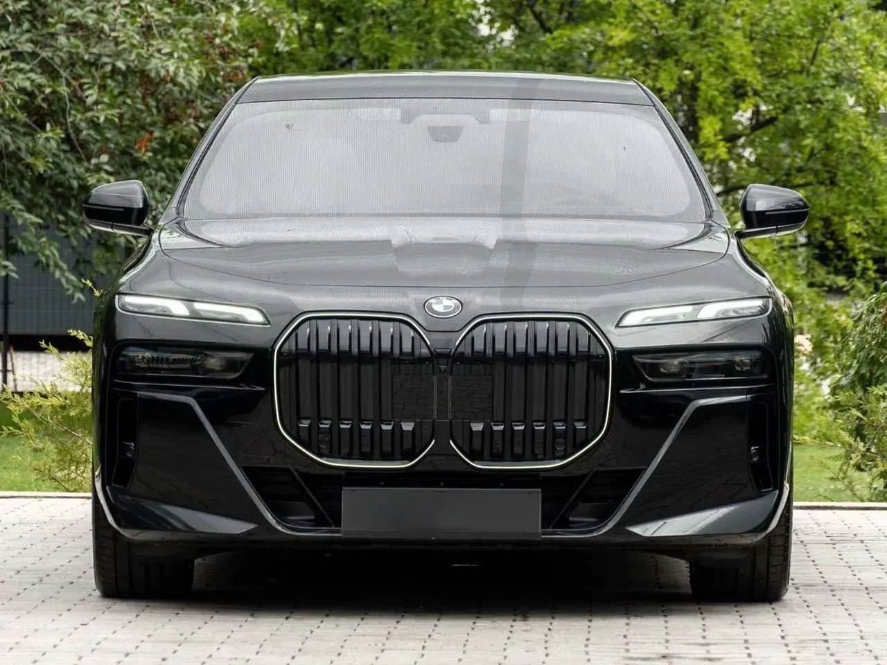 BMW 740