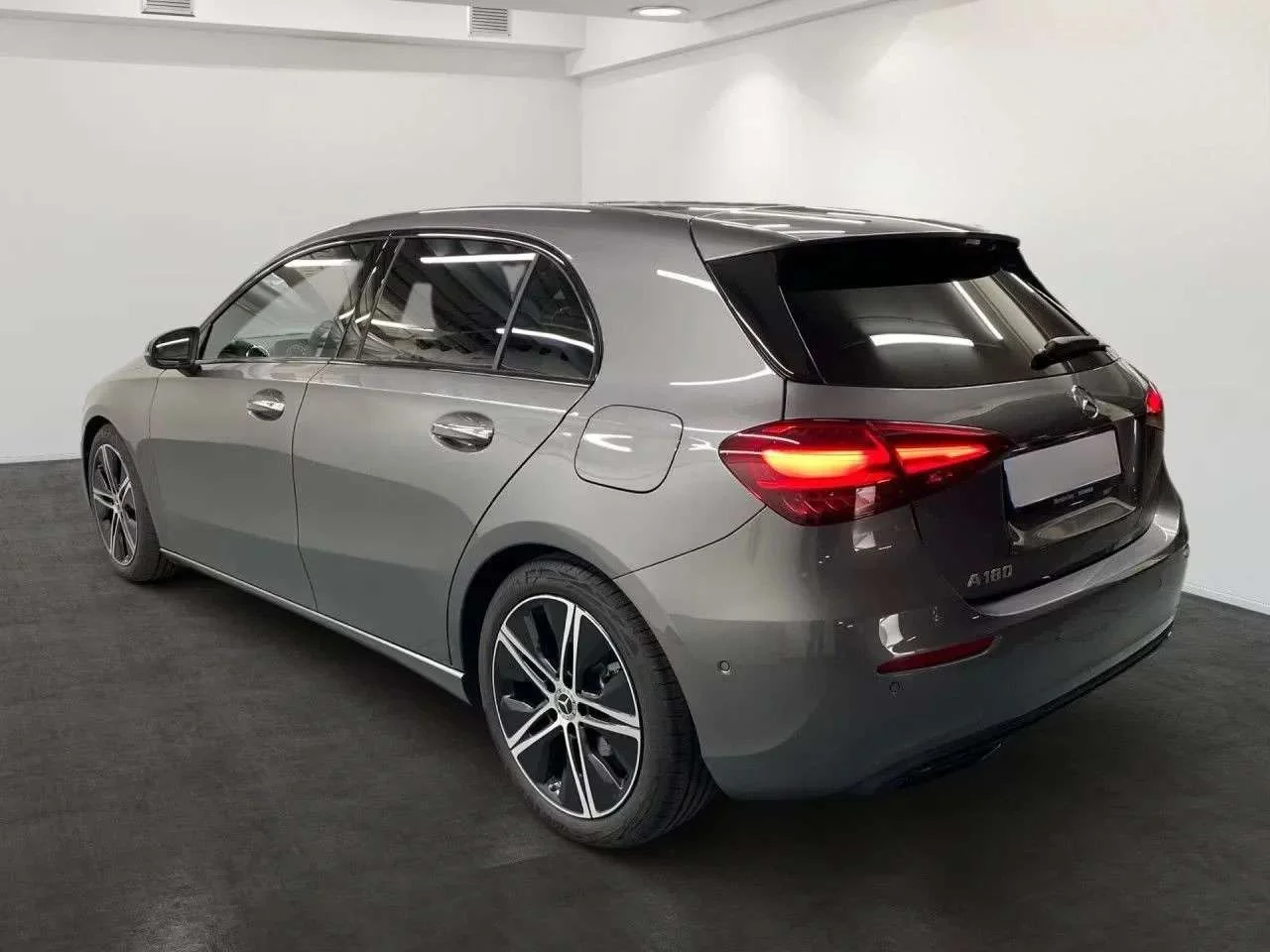 Mercedes-Benz A 180 PROGRESSIVE - miniatura 4