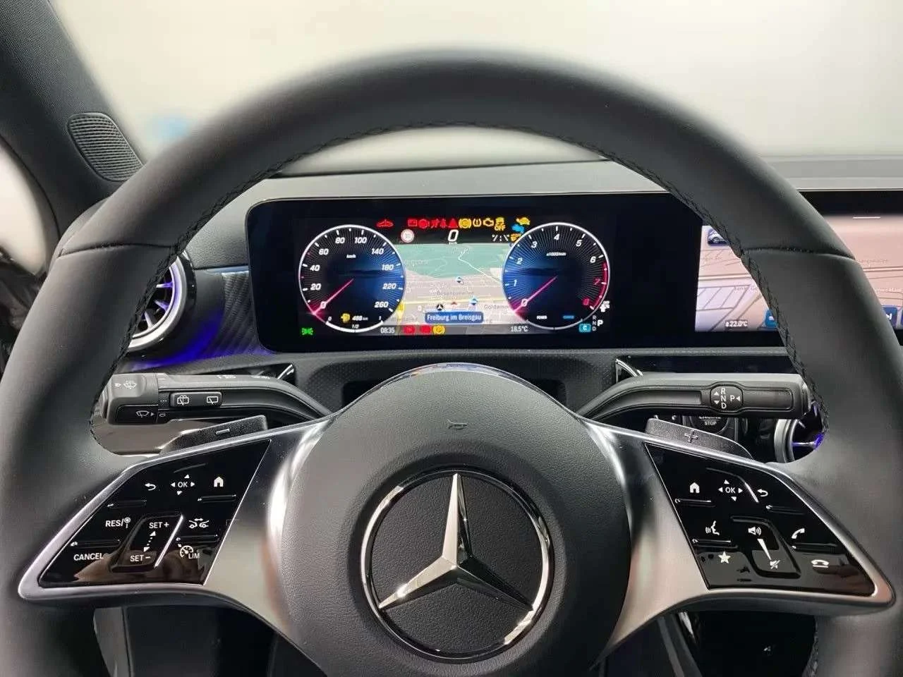 Mercedes-Benz A 180 PROGRESSIVE - miniatura 9