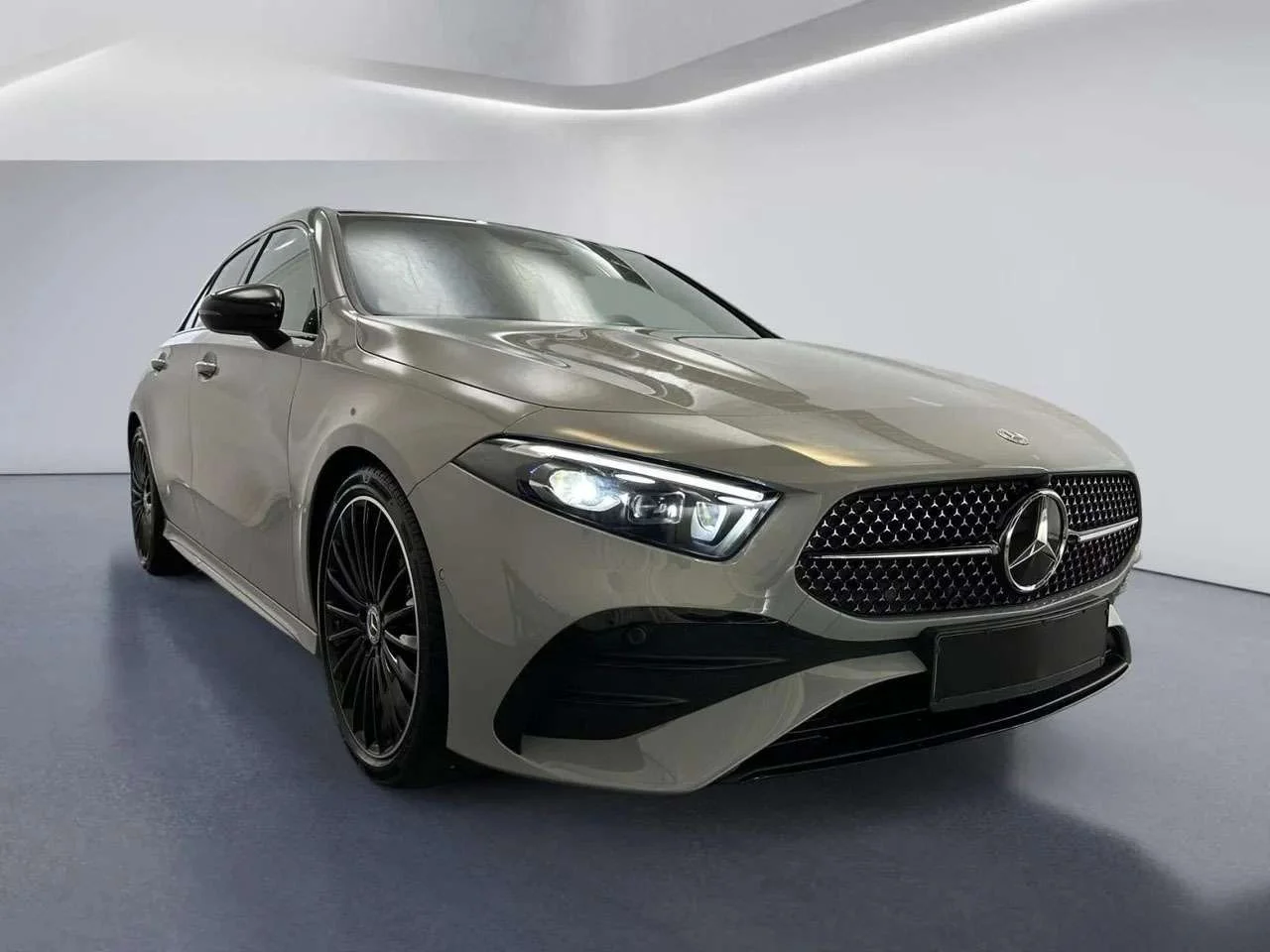 Mercedes-Benz A 180 A 180 Sport Night edition Plus auto - miniatura 3