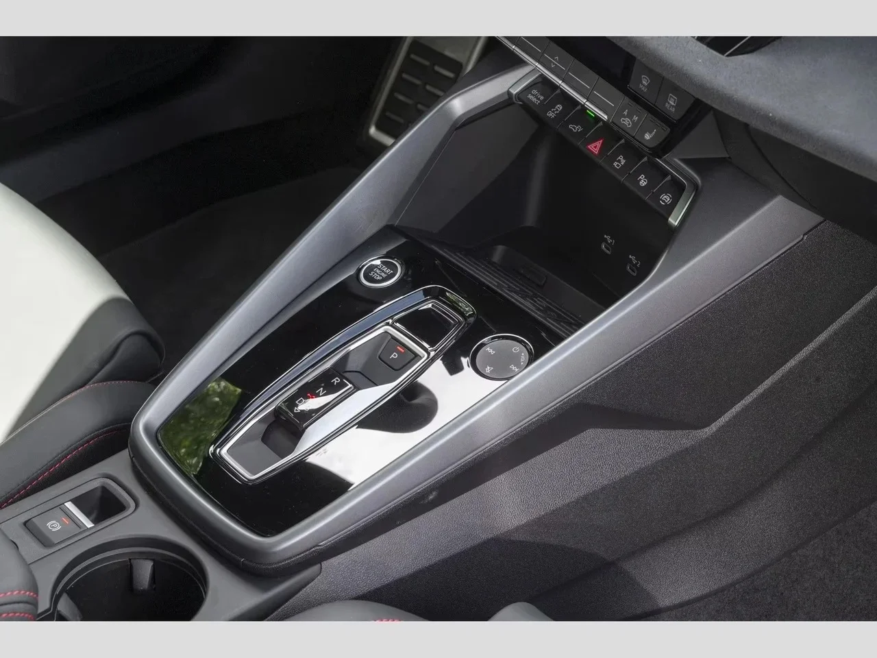 AUDI A3 Sportback TFSI e S line - miniatura 11