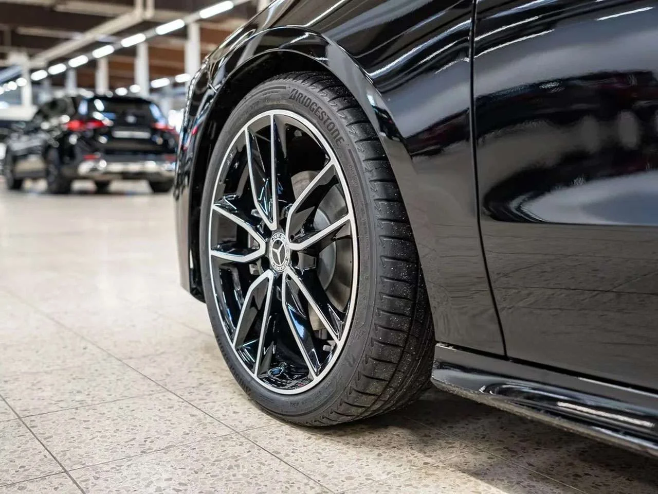 Mercedes-Benz CLA 180 Coupé AMG - miniatura 4