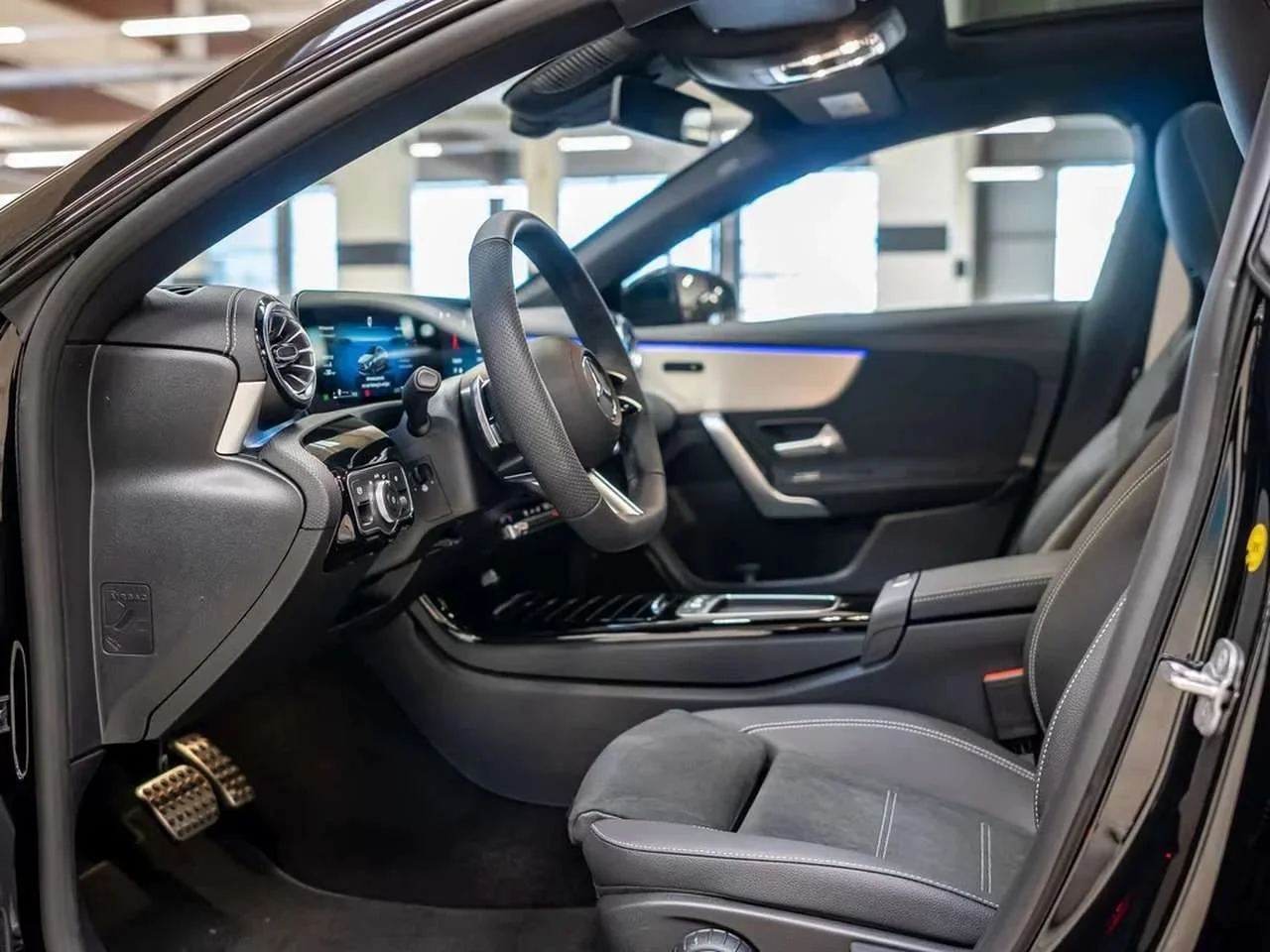 Mercedes-Benz CLA 180 Coupé AMG - miniatura 6