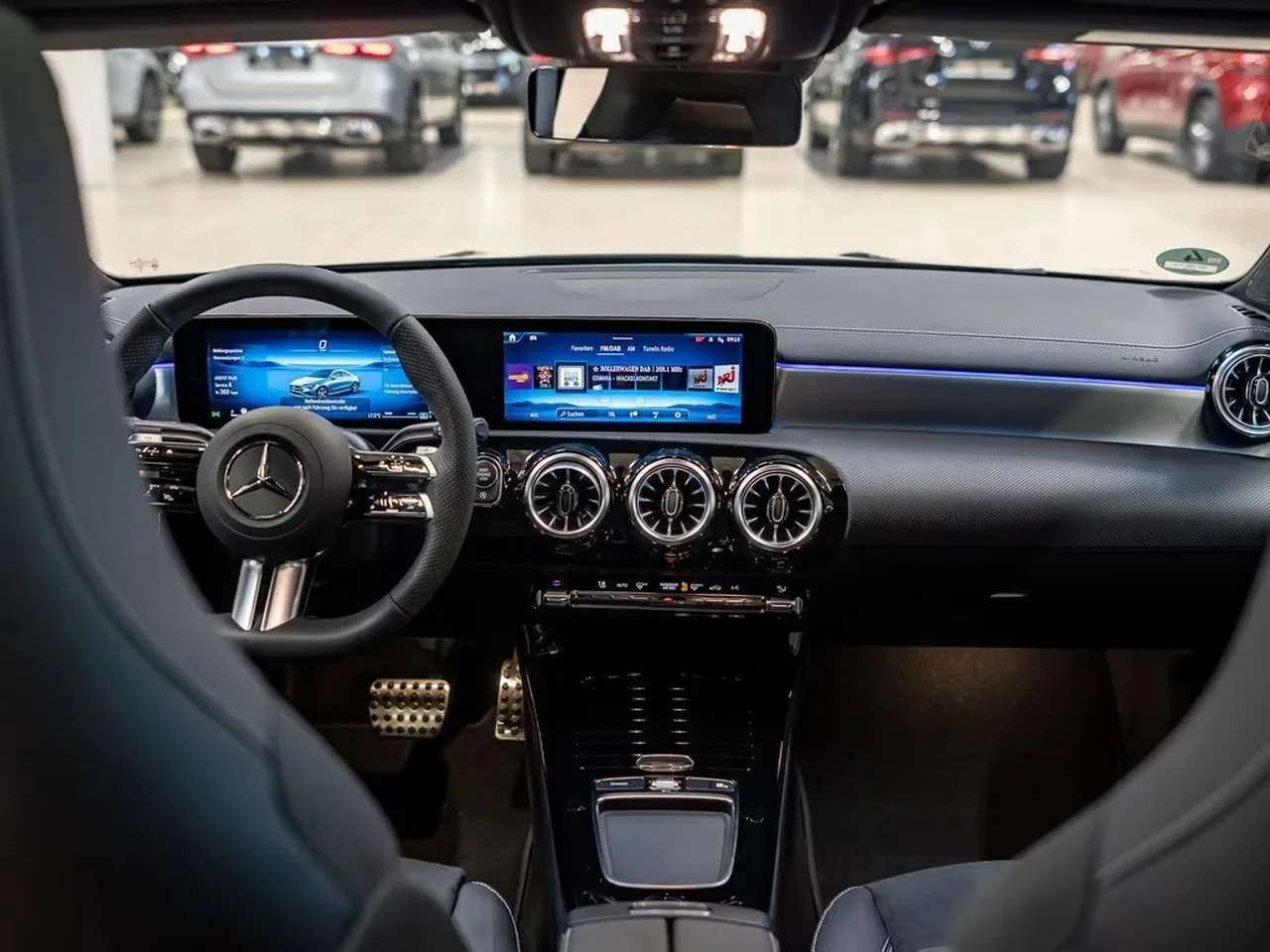 Mercedes-Benz CLA 180 Coupé AMG - miniatura 13