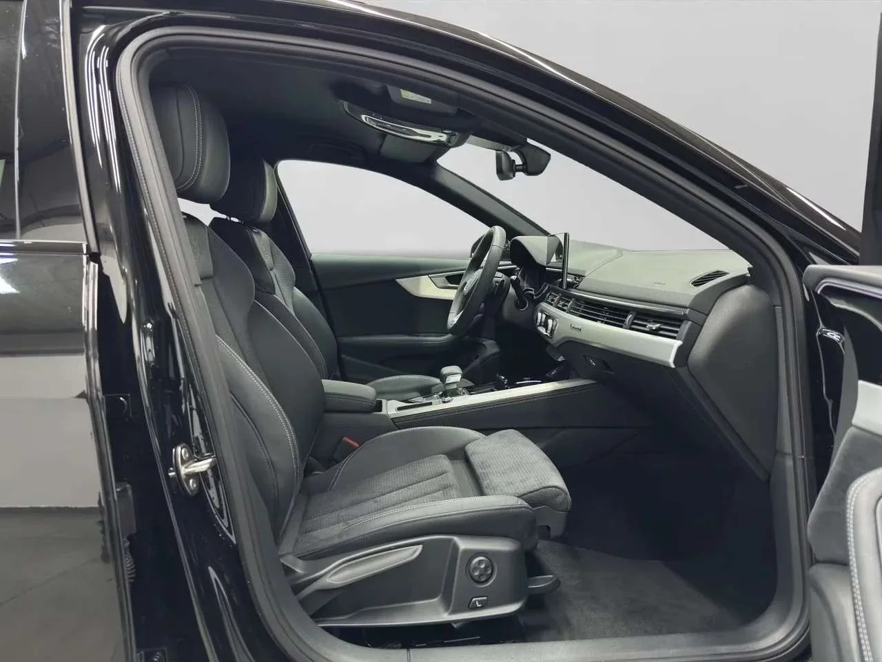 Audi A4 Avant 40 TFSI Quattro S LINE - miniatura 12