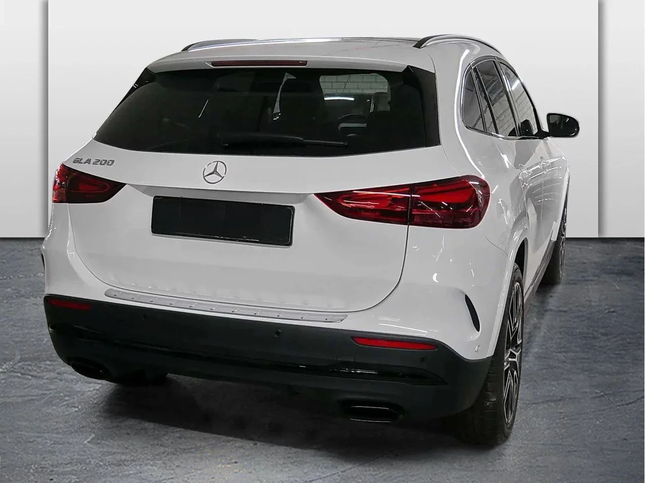 MERCEDES-BENZ GLA 200 AMG - miniatura 2