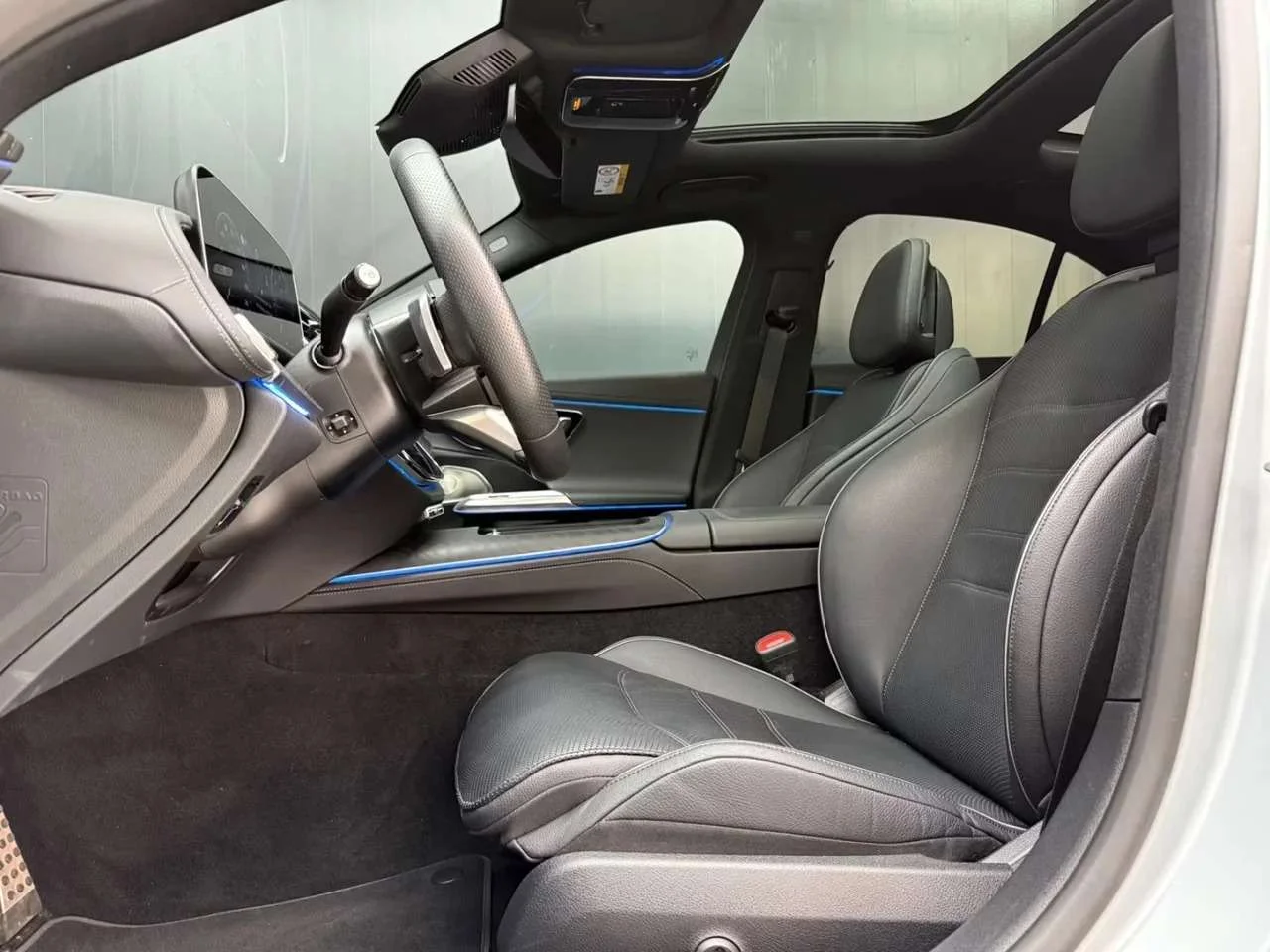 Mercedes-Benz E 220 d AMG - miniatura 10