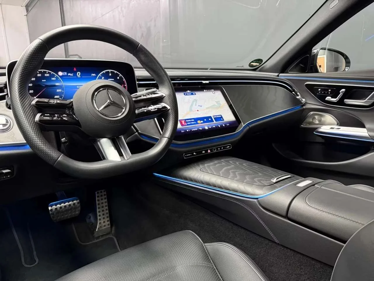 Mercedes-Benz E 220 d AMG - miniatura 13