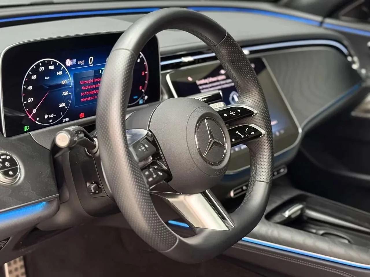 Mercedes-Benz E 220 d AMG - miniatura 14