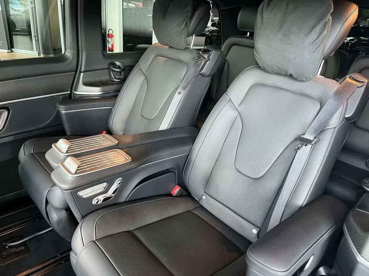 Mercedes-Benz V 300 d EXCLUSIVE EXTRA LANG 4-Matic AMG - miniatura 11
