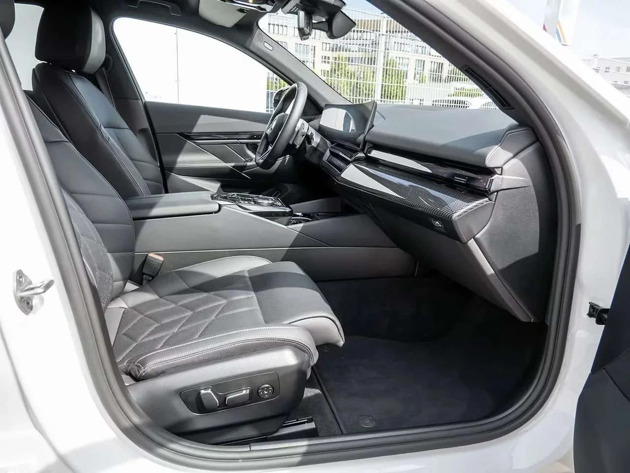 BMW 520 i M Sport Pro - miniatura 16