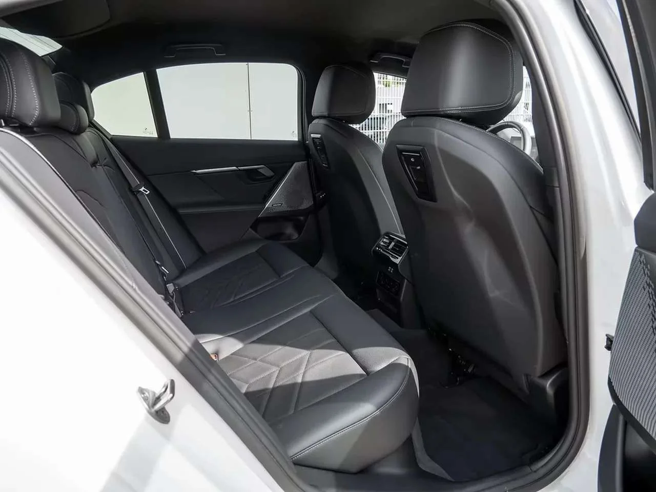 BMW 520 i M Sport Pro - miniatura 17
