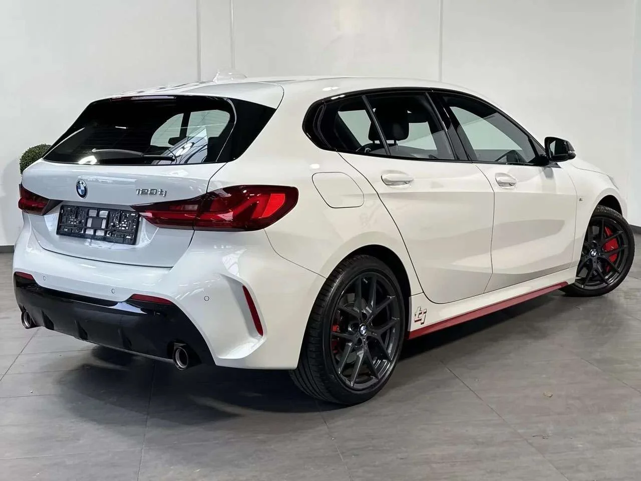 BMW 128 ti - miniatura 4