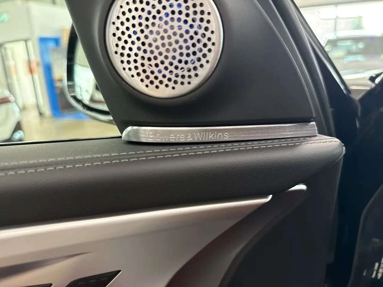 BMW XM 50e - miniatura 10