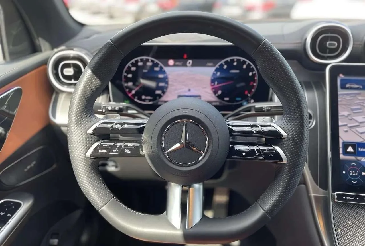 Mercedes-Benz GLC 200 AMG 4M - miniatura 10