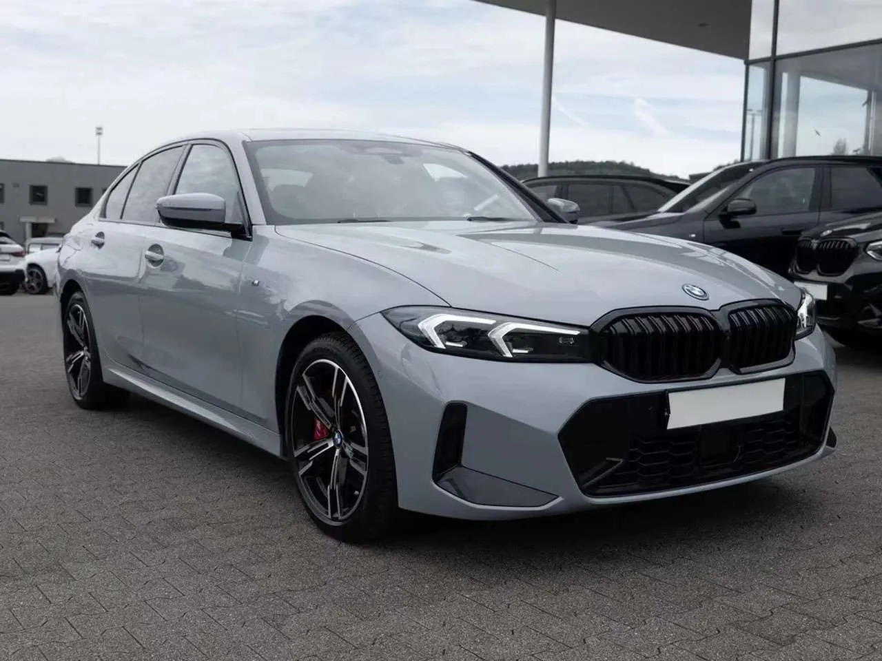 BMW 330