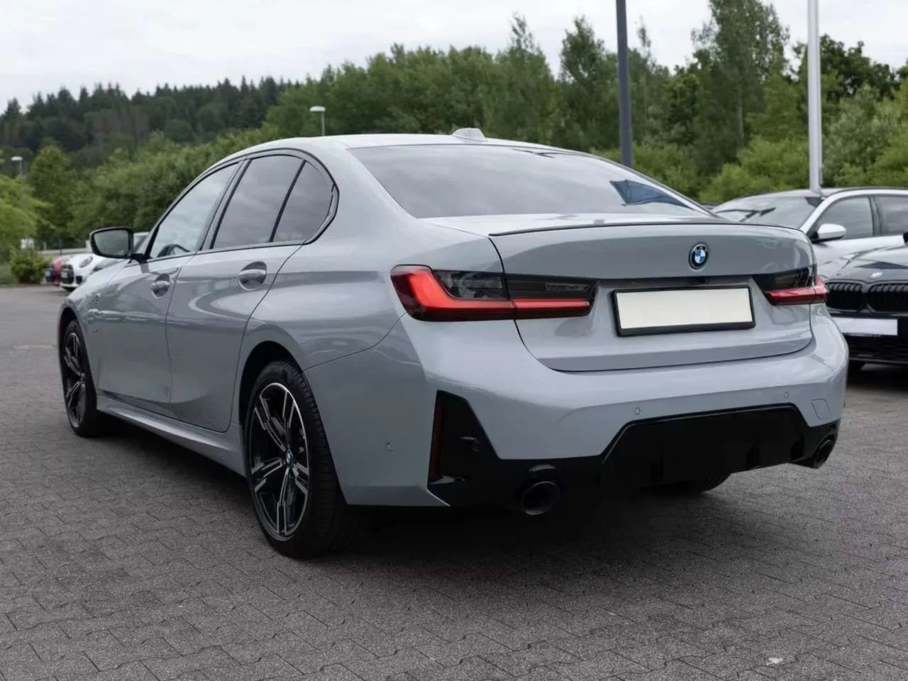 BMW 330