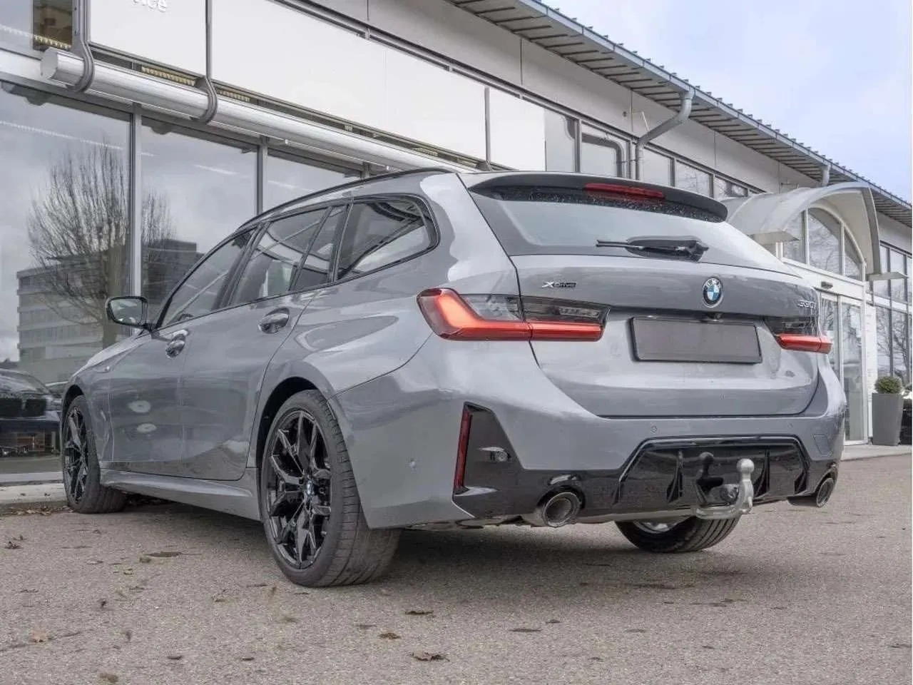 BMW 330