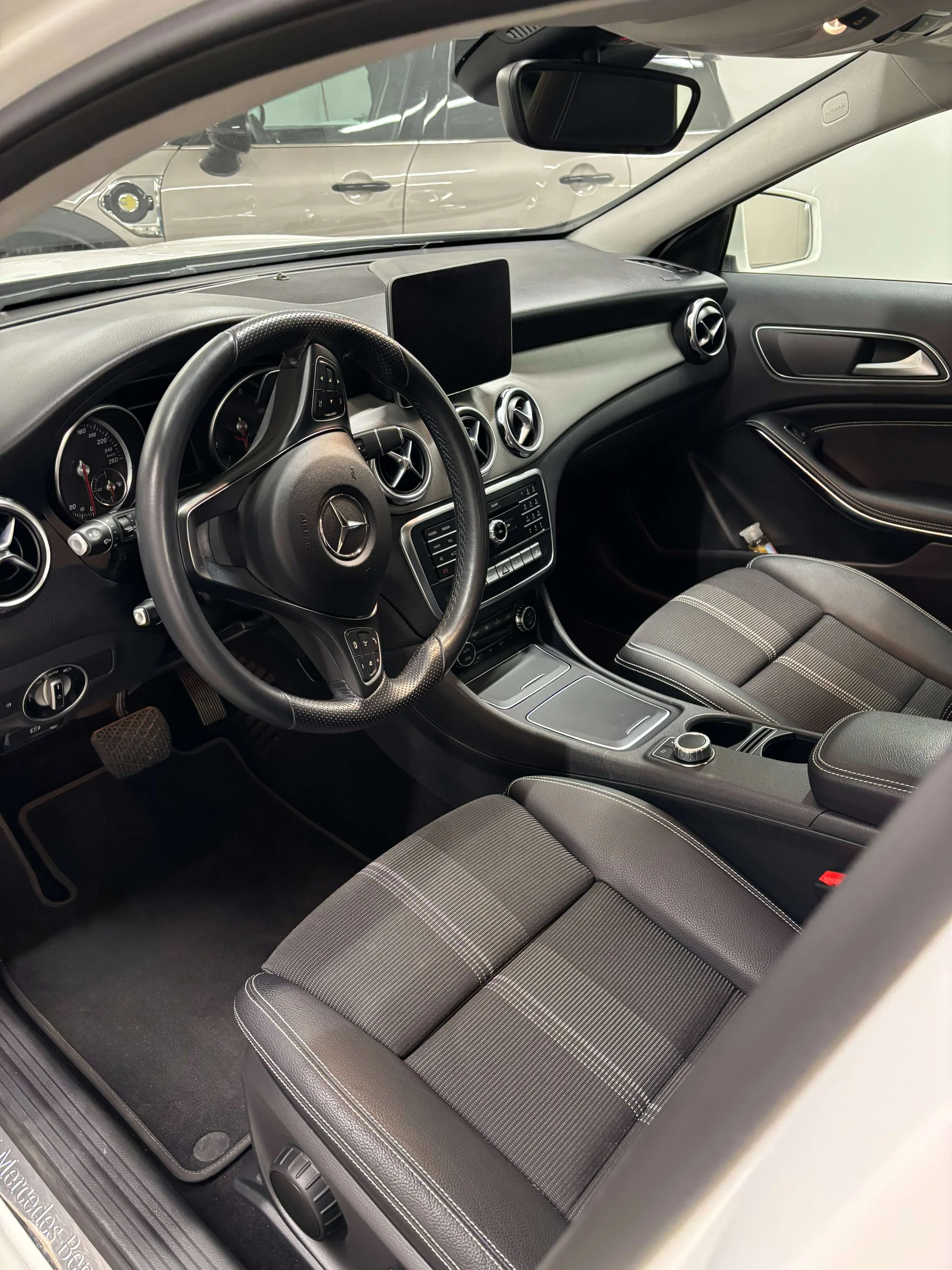 Mercedes-Benz GLA 220 Premium 4matic *PRONTA CONSEGNA* - miniatura 13