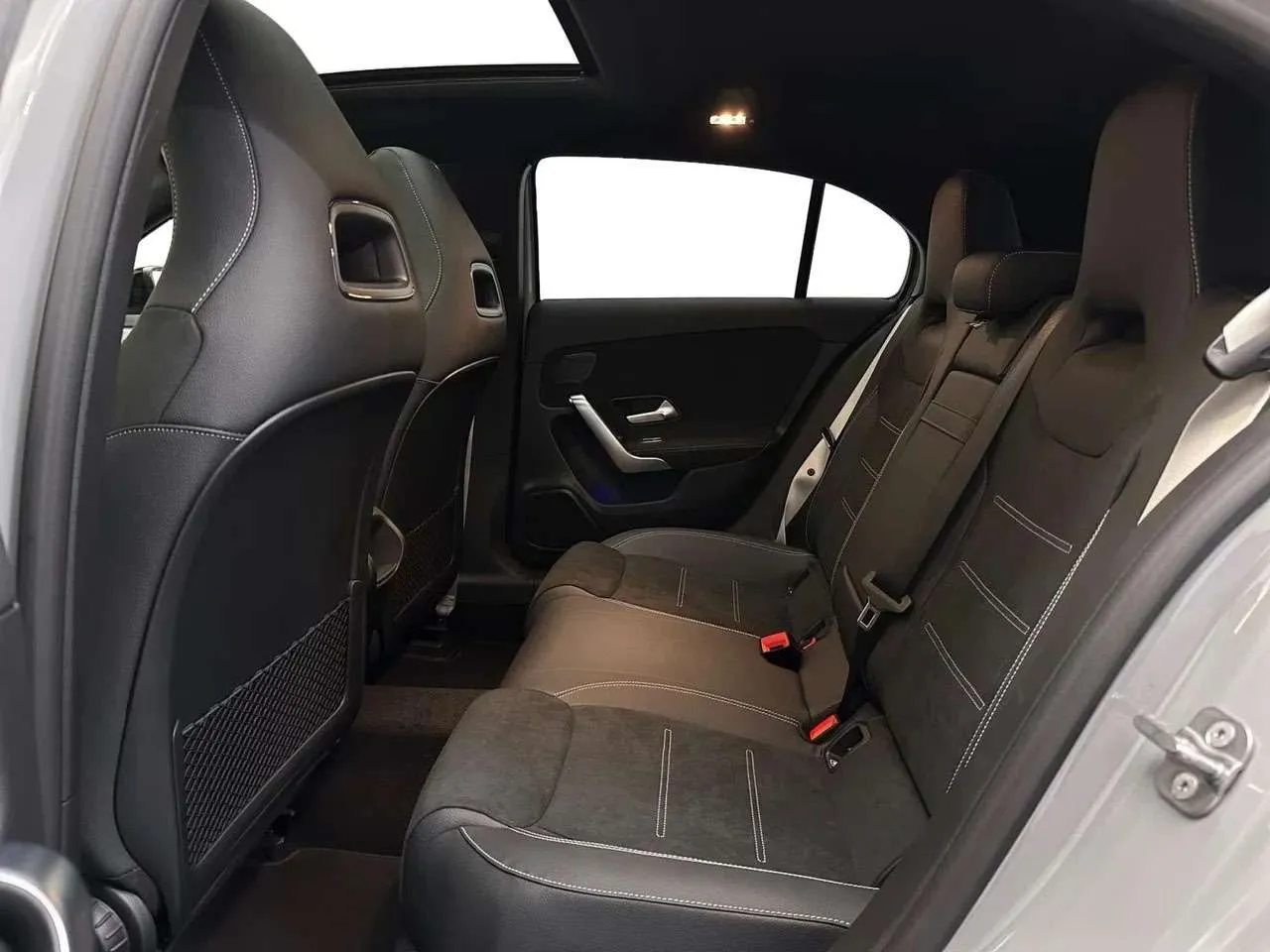 Mercedes-Benz A 220
